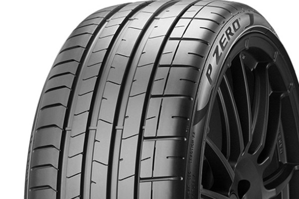 Pirelli P-ZERO(PZ4)
